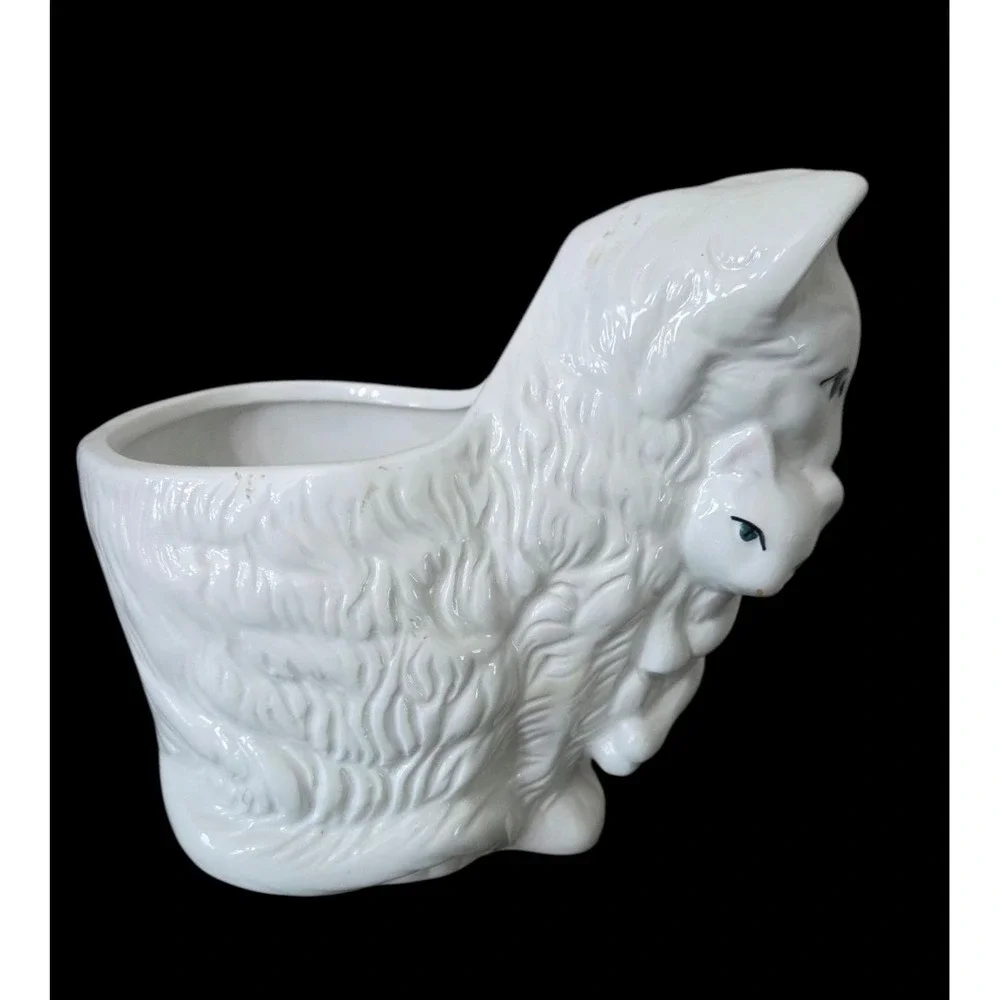 Vintage White‎ Ceramic Mother Cat Scruffing It's Baby Kitten Planter Handpainted
